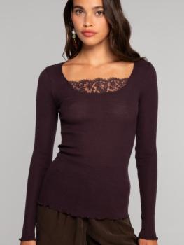Pull basique décolleté dentelle