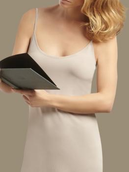 Nuisette courte et extensible nude